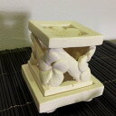 【5/6迄sale最大20%OFFクーポン】 アジアン雑貨 インテリア バリ風 キャンドルスタンド 角 プルメリア 樹脂セメント キャンドルホルダー 白 ホワイ...