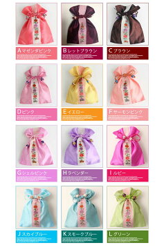 韓国雑貨 韓国伝統 アクセサリー シルク花柄巾着袋 小 韓国伝統の模様を付けた巾着です 花の刺繍がとてもカワイイです 韓国のお土産にもピッタリ 母の日 ギフト