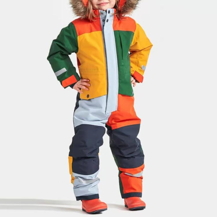 スキーウェア キッズ スノーボードウェア つなぎ スノーウェア 子供服 子供用 スノ...