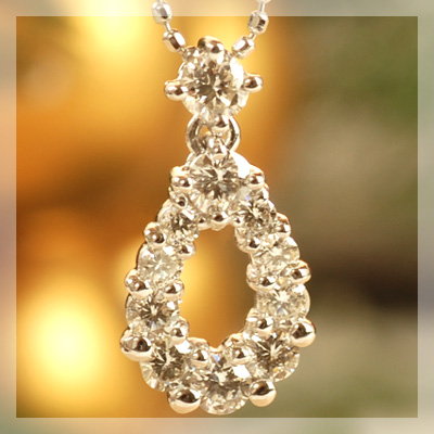 【ポイント10倍】 “0.5ctUP”11石の輝き！ダイヤモンドペンダントトップ（チェーン付き）製品鑑別書付き お作りに4週間程頂きます 誕生石 4月 PT900 K18 K10対応 ご注文後弊社で金種選択に記載のある金額を加算しご連絡します 【クリスマス】【xmas】 【BN10P】