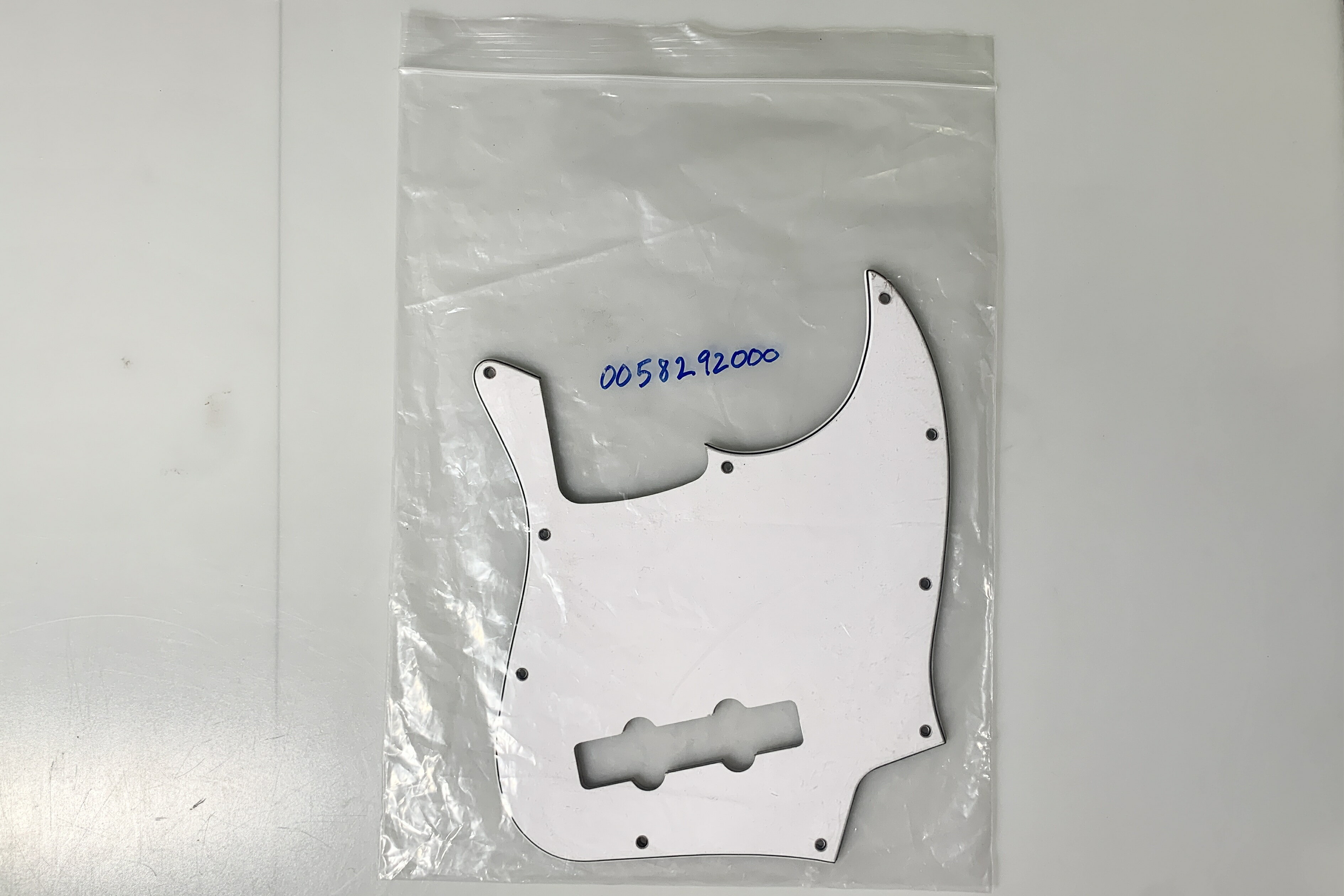 NEWFender Pickguard, Mexico Jazz Bass, White, 3-Ply 58292000ڲŹ ڥեۡڥѡġۡڥԥåɡ