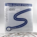 Stringjoyは少数精鋭でハイクオリティなギター弦を生産するナッシュビルのメーカーです。 日本ではあまり知られていないませんが、アメリカ国内においてはプロミュージシャンからの信頼は厚く、高い人気を誇っています。 ハンドメイドで作られるStringjoyは製作の全てのプロセスに人の手が入り、厳しいクオリティコントロールが行われます。 そのため所謂ハズレ弦が混入する確率は限りなく低く、上質な弦のみがパッケージされます。 スティール製のラウンドコアに最高級のアメリカンニッケルを巻きつけたStringjoyはブライト過ぎず、メロウ過ぎないバランスの良さと圧倒的なローエンドの反応の速さが特徴です。 ハンドワウンドらしく高域は控えめ。 ローエンドからミドルが豊かで、アンサンブルにおけるベースサウンドに説得力をもたらします。 ハイレンジでパワフルなサウンドの弦とは異なり、より重要な帯域にフォーカスした、輪郭のある低音といえるでしょう。 例えばロックミュージックで8ビートを支えるベースサウンドや、ヴォーカルを気持ちよく聴かせるポップスミュージックにピッタリ。 また、上質なマテリアルを使い、ハンドメイドで丁寧に作られたStringjoyはシルキーな手触りを持ちます。 スムースな演奏性は多くのベーシストの心強い味方になるでしょう。 素材にこだわり、正しいクラフトマンシップに基づいて製作されるStringjoy、ぜひお試しください。