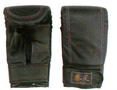 【期間限定★エントリーで全品ポイント5倍】空手 格闘技用品 パンチンググローブ 黒/赤 送料無料(沖縄除く) 武道園