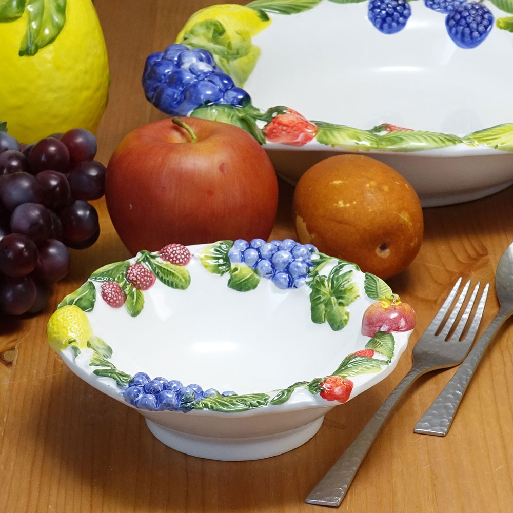【アウトレット】 イタリア製 陶器 デザートボウル フルーツ柄 洋食器 テーブルウェア 南欧食器 皿 ベリー柄 直径17cm サラダボール 鉢 カラフル 小鉢 ヨーロッパ europe_plum bre-1291-16fr_b4