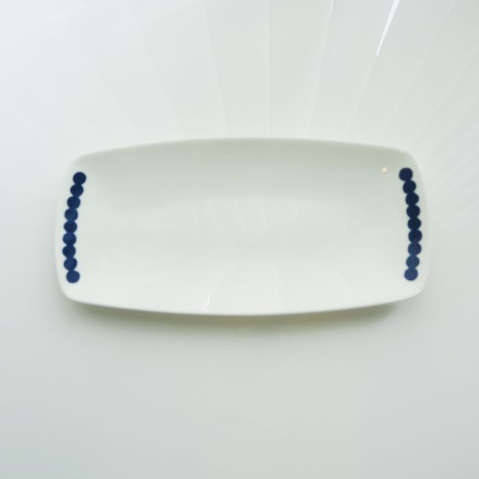 食器 洋食器 スクエア皿 長皿 ドット スクエアプレート 使いやすいサイズ 毎日の食卓に使いたい食器 LKmade 韓国雑貨 韓国インテリア【最短翌日配送】