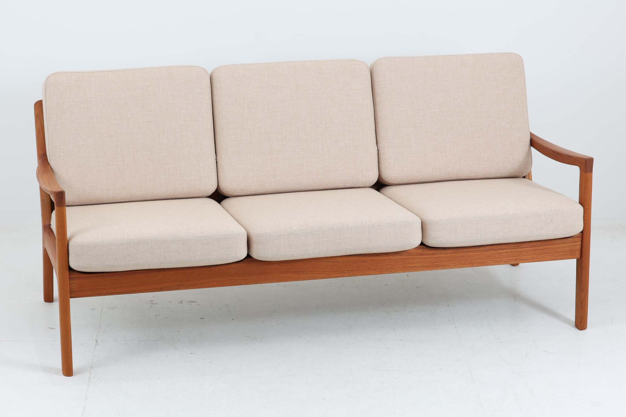 Ole Wanscher(オーレ・ヴァンシャー) Model166 トリプルソファ/3人掛け チーク材 デンマーク製 北欧家具ビンテージ【3人掛けソファ アンティーク 北欧インテリア デザイナー おしゃれ リビング】 [2]