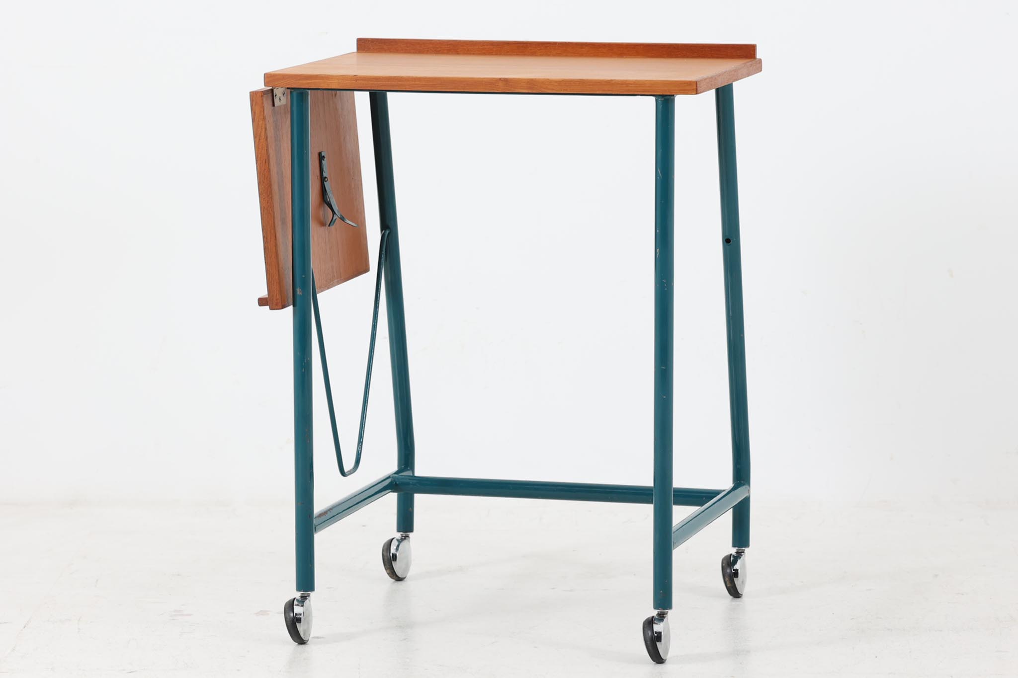 デンマーク製　サイドテーブル/ラップトップテーブル　キャスター付　チーク材　北欧家具ビンテージ【アンティーク 北欧インテリア 譜面台 ラップトップテーブル ソフ...