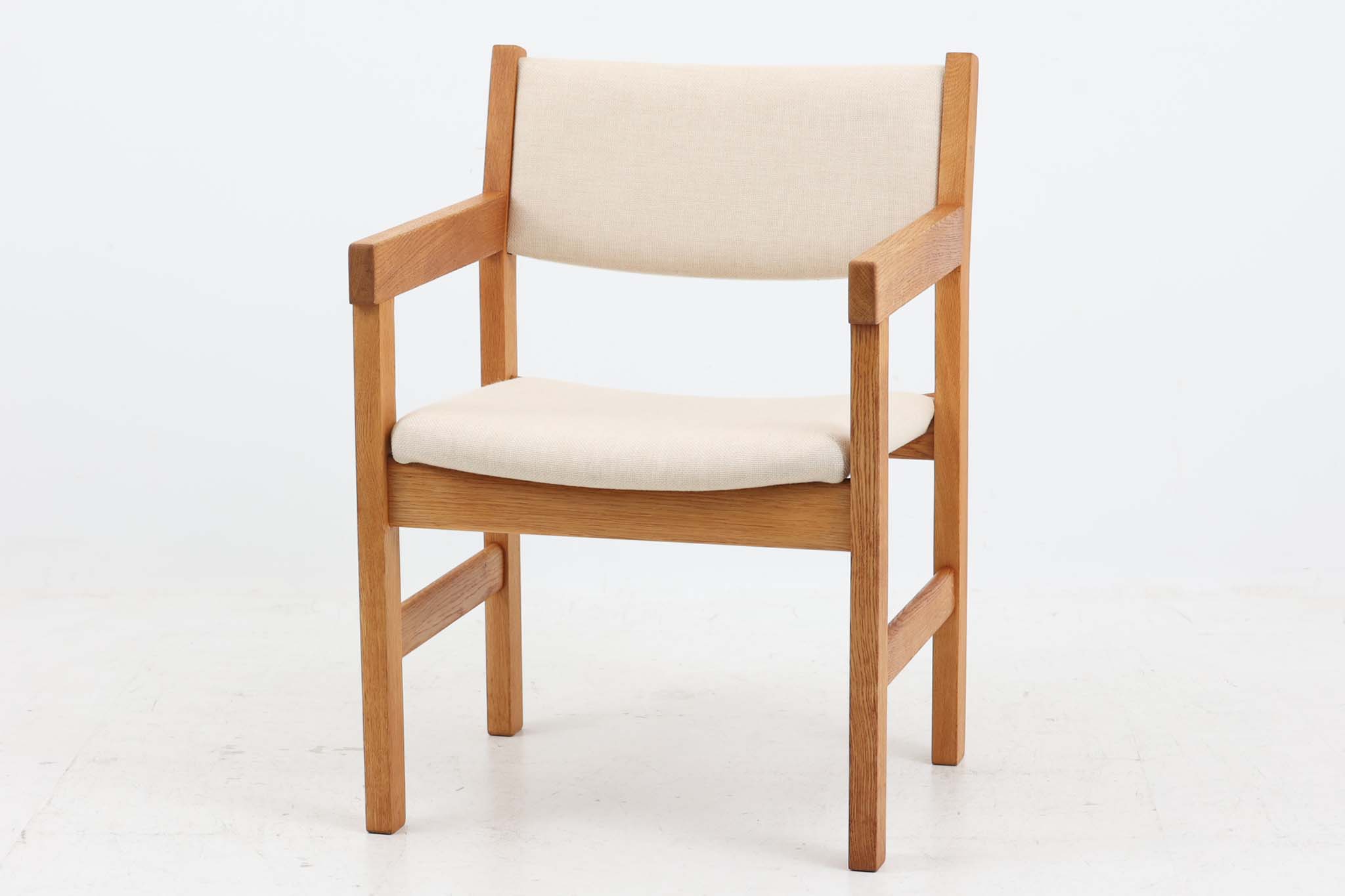 北欧家具ビンテージ　アームチェア　オーク材　Hans J.Wegner（ハンス・J・ウェグナー）　GETAMA/ゲタマ【デンマーク製 アンティーク ダイニングチェア パソコンデスクチェア おしゃれ インテリア おすすめ】