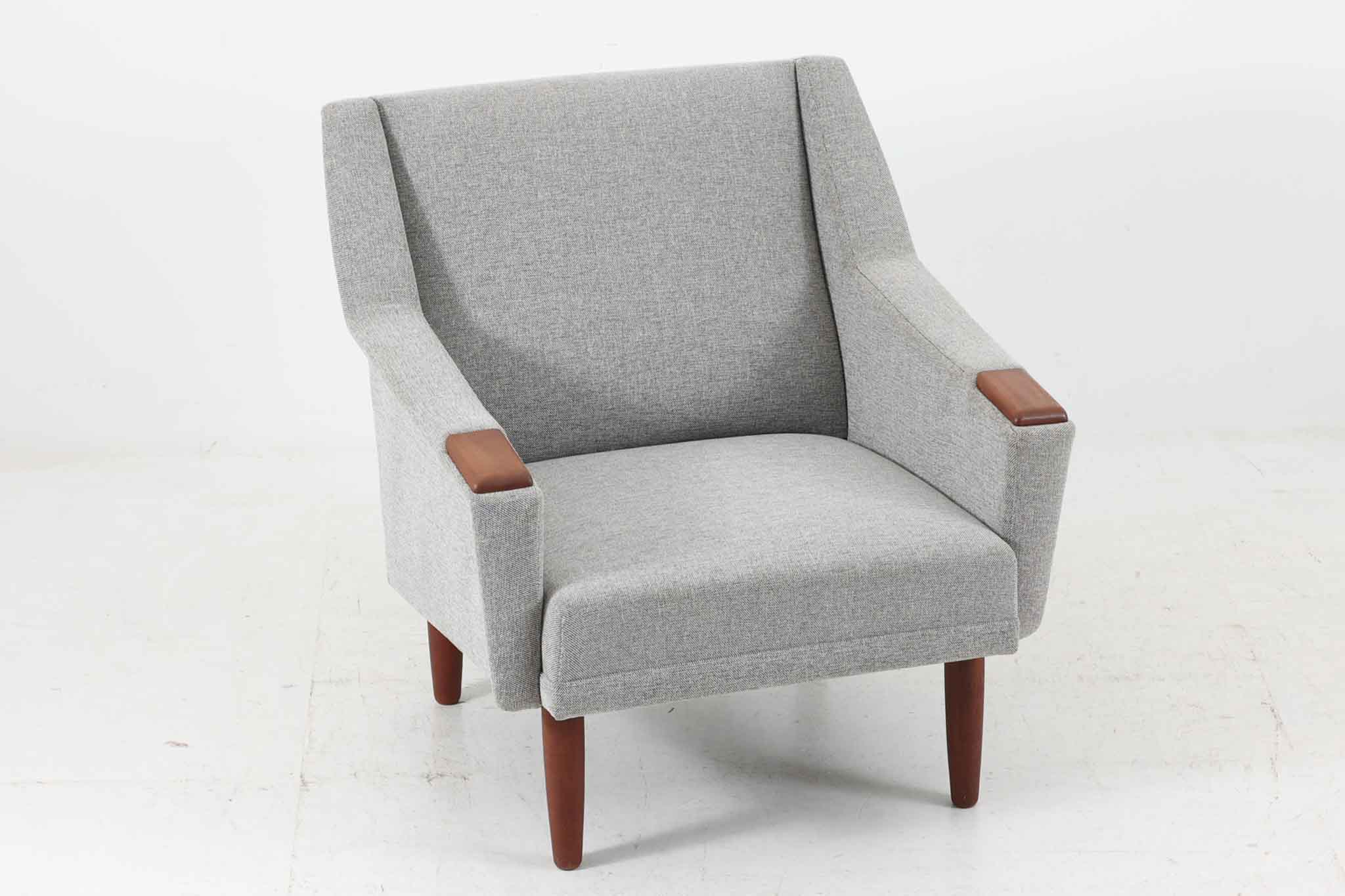 デンマーク製 4本脚が可愛い ラウンジソファ チーク材 北欧家具ビンテージ【デンマーク製 1人掛けソファ 1P ラウンジチェア アンティーク 北欧インテリア デザイナー おしゃれ リビング】 [2]