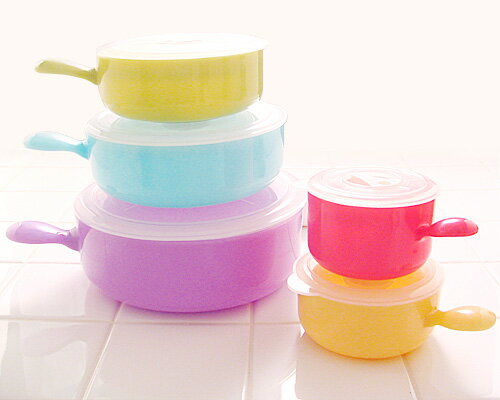 取っ手を持ってレンジと冷蔵庫を行ったり来たり♪ルル フードケース