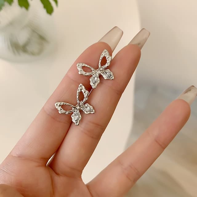 シルバーバタフライピアス/イヤリング