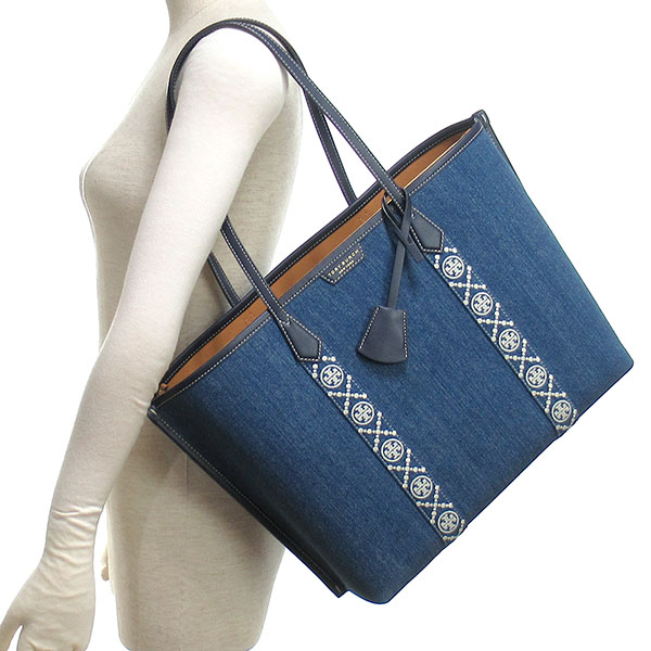 トリーバーチ Tory Burch バッグ レディース トートバッグ トート デニム モノグラム シグネチャー A4収納可能 チャーム付き かばん 鞄 【送料無料】 ブランド トリーバーチ正規品販売店 直営アウトレット店より直輸入