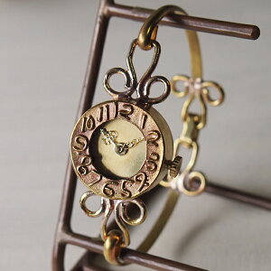ipsilon（イプシロン） 手作り腕時計 fiore（フィオーレ） レディース [fiore-G] 時計作家・ヤマダヨウコさんのハンドメイド ウォッチ・ハンドメイド腕時計 ブレスレット・バングルタイプ 華奢 真鍮 アンティーク調 アナログ シンプル 日本製 国産