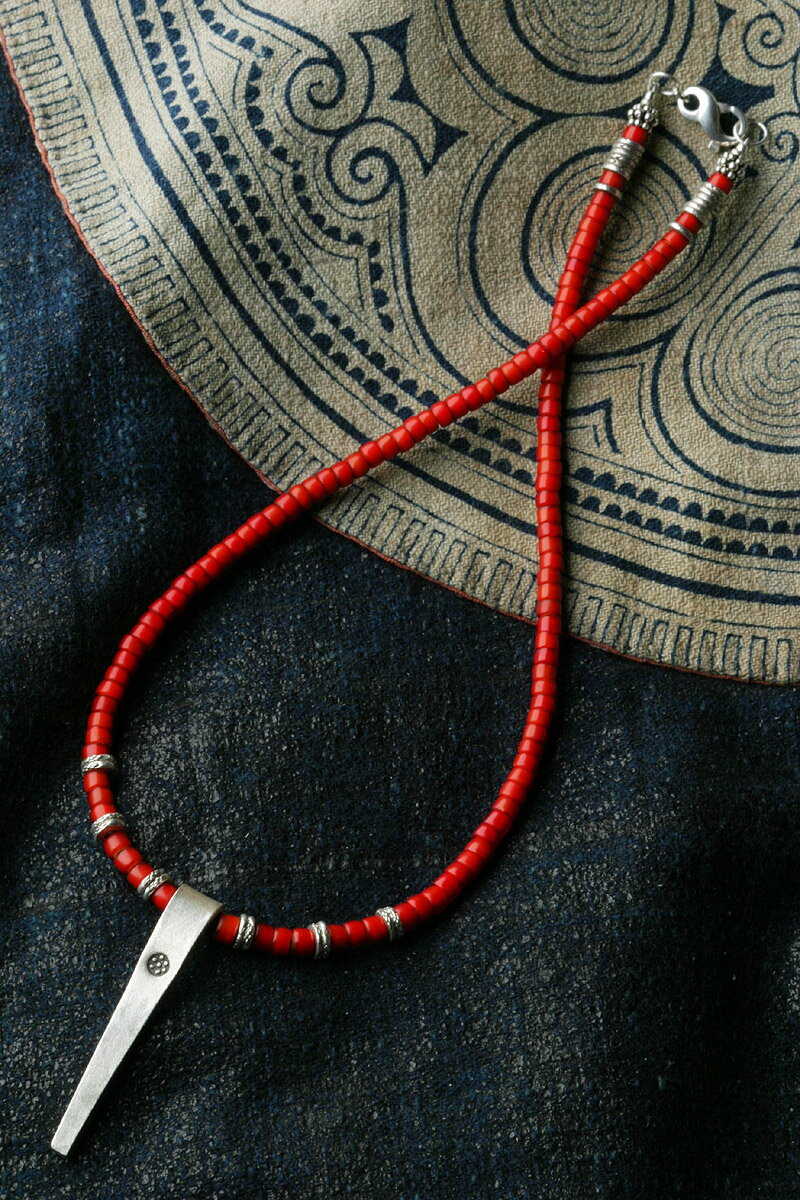 カレン 族 シルバー ナガ族 先祖伝来 ホワイトハート ビーズ 赤 ネックレス メンズ レディース SV950