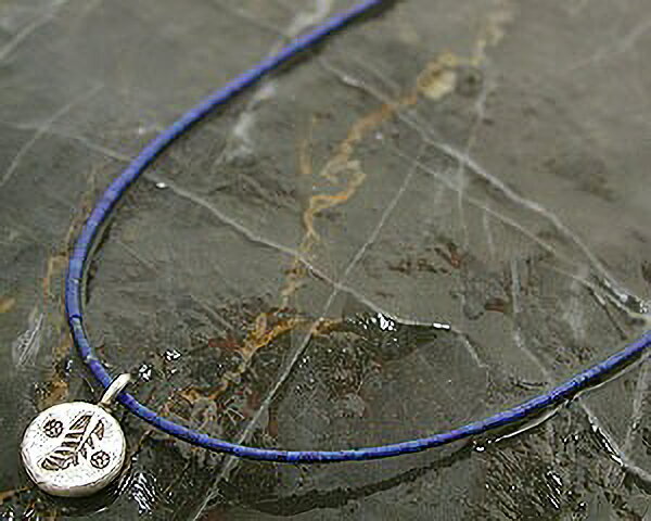 カレン 族 シルバー フェルメールを虜にした青 ラピスラズリ ビーズ 極細 ネックレス メンズ レディース 植物文様ペンダント SV950