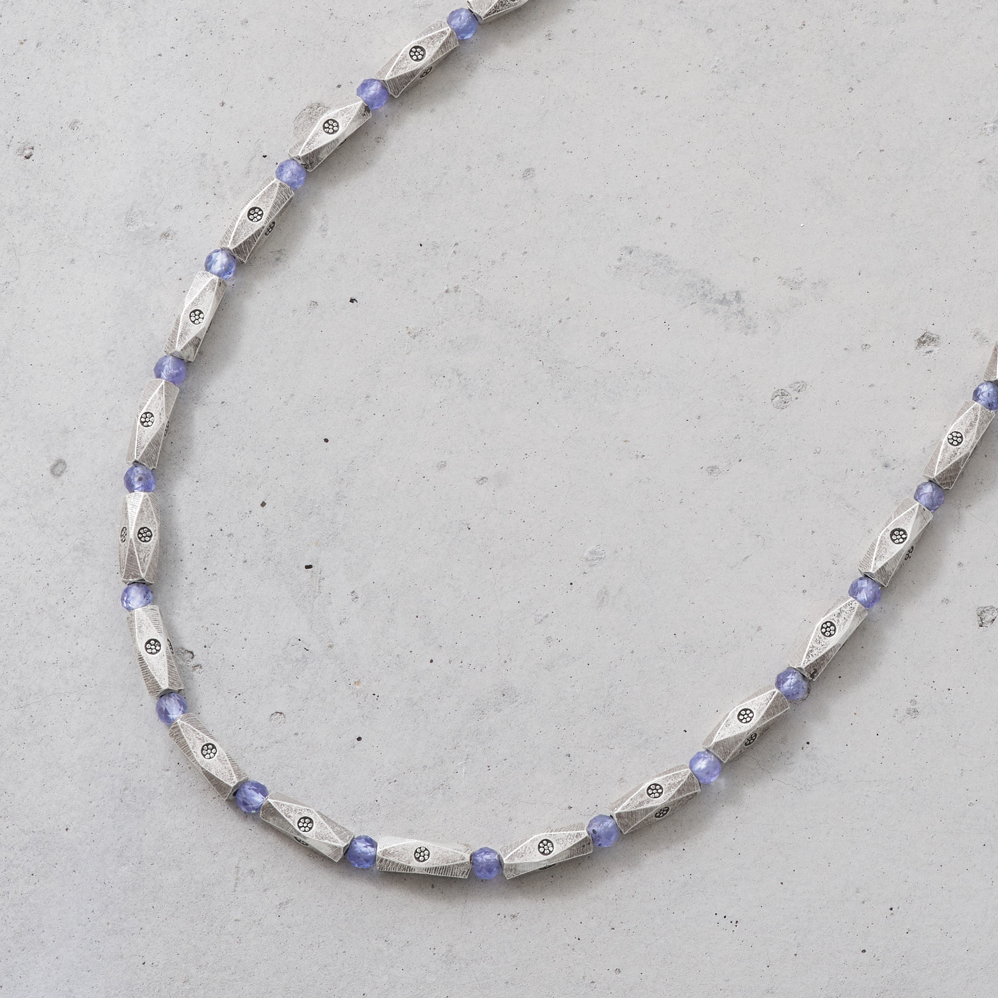 カレン 族 シルバー 紫陽花のような色彩 タンザナイト ビーズ ネックレス シンプル メンズ レディース SV950