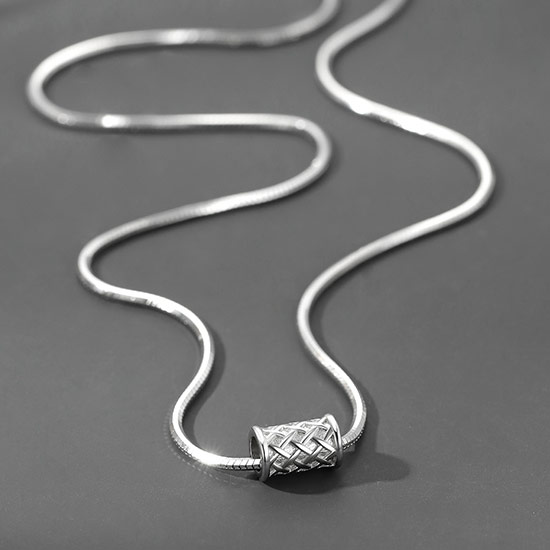 クローズCROWS-WHITEorBLACK-のネックレス メンズ シルバー925 sliver 925 モード系 ネックレス レディース リング 春 夏 秋 冬 新作 お兄系 ホスト V系 ヴィジュアル系 ファッション 原宿系 ビター系 BITTER系 ユニセックス 30代 40代 50代 60代 大人 ネックレス プレゼント 誕プレ 父の日｜アングル3
