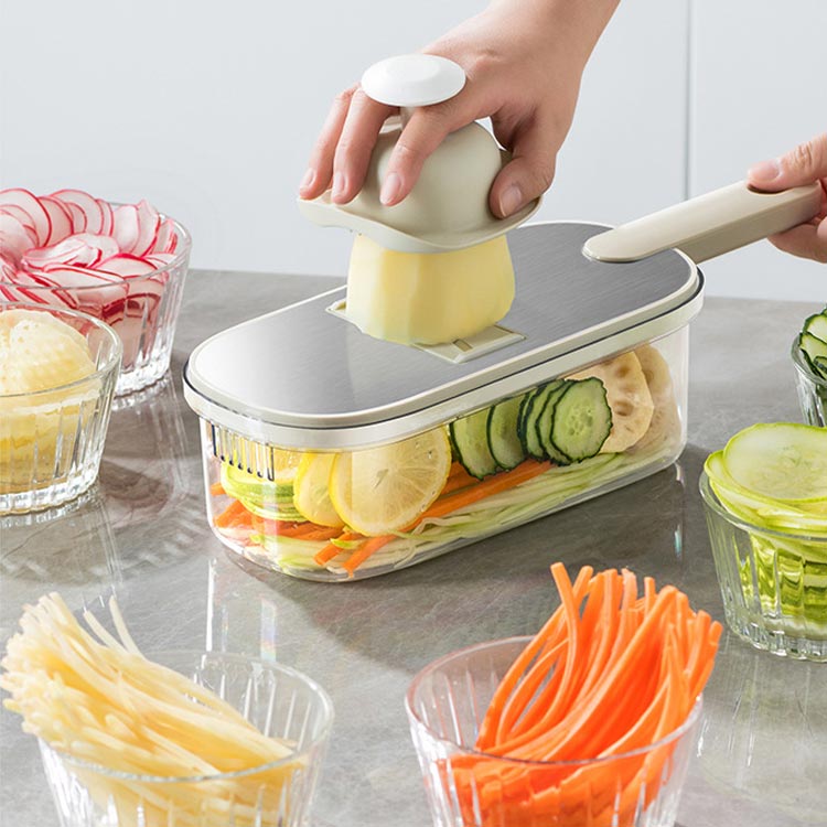 せん切り器 多機能 みじん切り キッチンスライサー 多機能スライサー 野菜スライサー 千切りスライサー キッチン用品 おろし器 千切り器 野菜調理器セット 指ガード ハンドガード付き 収納ケース付 コンパクト セット curios-1989-10006097 CURIOS サンプル画像3
