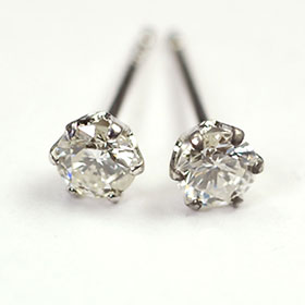 ダイヤモンド ピアス K10WG・ダイヤ0.3ct スタッドピアス