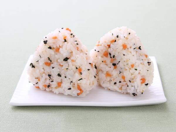【常温】 8759 おむすび山 鮭わかめ 31g Mizkan【3980円以上送料無料】