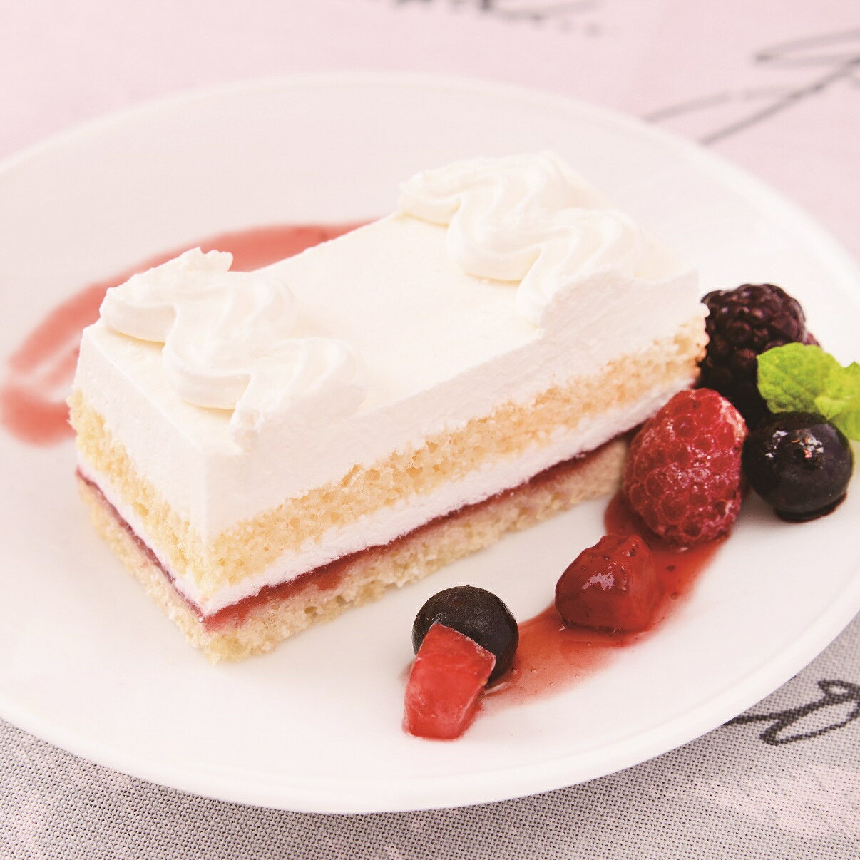業務用食品ダイキョー オンラインの【冷凍】 6115 グテドゥレーヌ フリーカットケーキ ショートケーキ 310g JFDA【3980円以上送料無料】｜アングル2