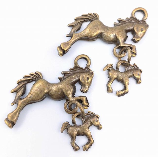 ビーズクラブ チャーム ホース 馬 親子 金古美 4個 24mm