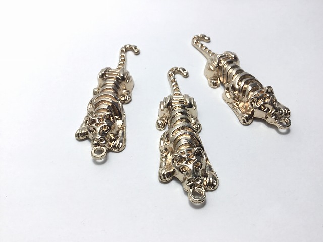 1個 ビーズクラブ チャーム 虎 タイガー ゴールド 60mm パーツ アクセサリー ハン...