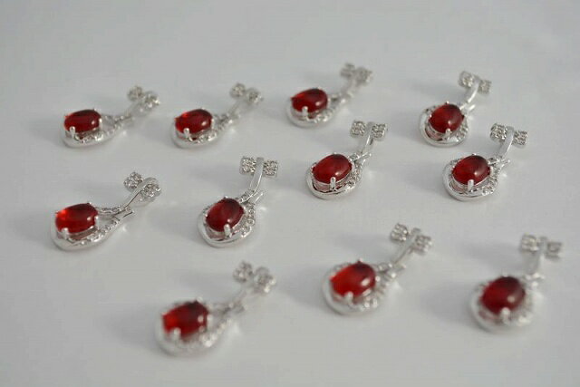 ビーズクラブ チャーム ギター 石付 銀 レッド 1個 22mm