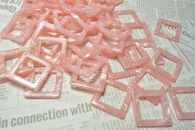 ビーズクラブ アクリル マーブル フレーム スクエア ピンク 21mm 2個 チャーム キーホルダー ネックレス 飾り ピアス