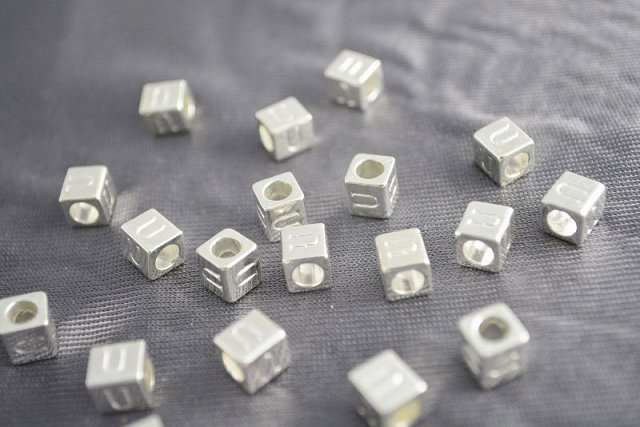 beadsclub㤨֥ӡ ǥ ᥿ӡ 塼ַ ե٥å U С 7mm 1 ѡ ˥ ϥɥᥤɡפβǤʤ12ߤˤʤޤ