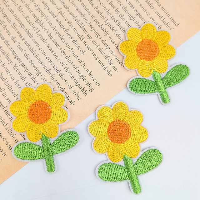 乐天商城 - アイロンワッペン フラワー 47mm×35mm 2枚セット W-03 刺繍ワッペン 手芸 アップリケ 入園 入学 子供 ハンドメイド ビーズクラブ