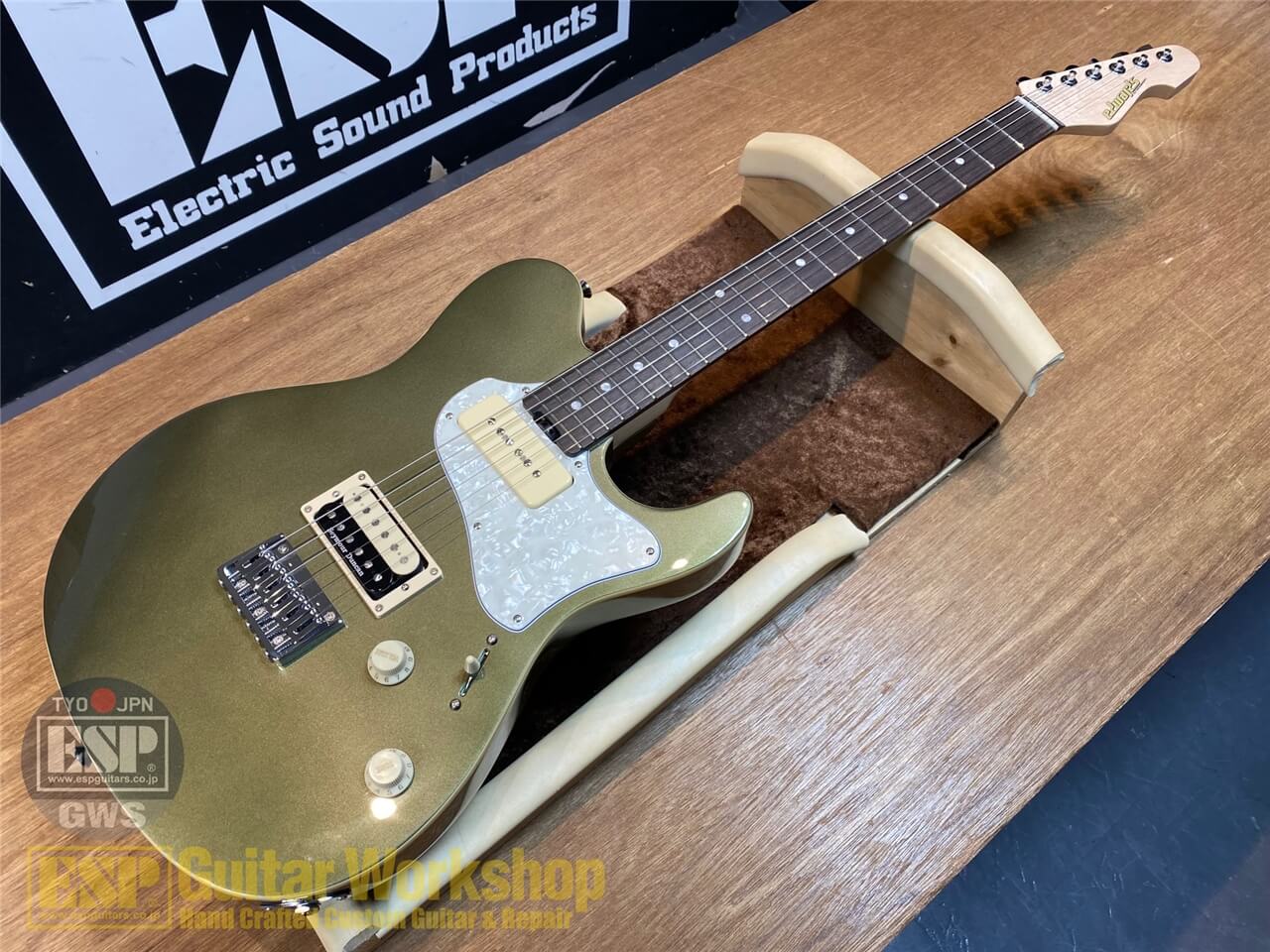 【ESP直営店】【即納可能】EDWARDS（エドワーズ） E-THROBBER / LEAF GREEN METALLIC ESP Guitar Workshopより発送