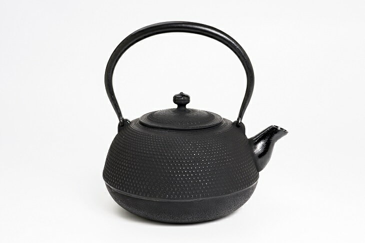 【ふるさと納税】南部鉄器 鉄瓶 南部平丸アラレ 2.2L 伝統工芸品 食器 お茶 日本製（岩手県奥州市産）[Y047]