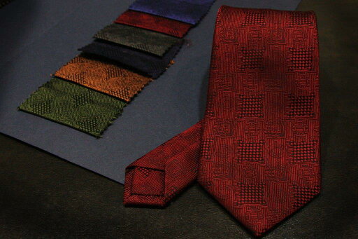 【ふるさと納税】 ネクタイ チーフ お仕立券 高級 高品質 ジョーカーズテーラー 織物 郡内織物使用 オーダーメイド ネクタイ&チーフ プレゼント ギフト 父の日