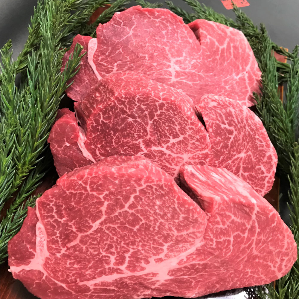 【ふるさと納税】飛騨牛 5等級 ヒレ肉 (テート) ヒレステーキ 厚さ3cm以上 3枚 計900g 牛肉 肉 A5 和牛 ヒレ フィレ 希少部位 厚切り ステーキ 焼肉 BBQ ギフト 贈答 贈り物 古里精肉店 f212172-hida-10002030 岐阜県飛騨市 サンプル画像2