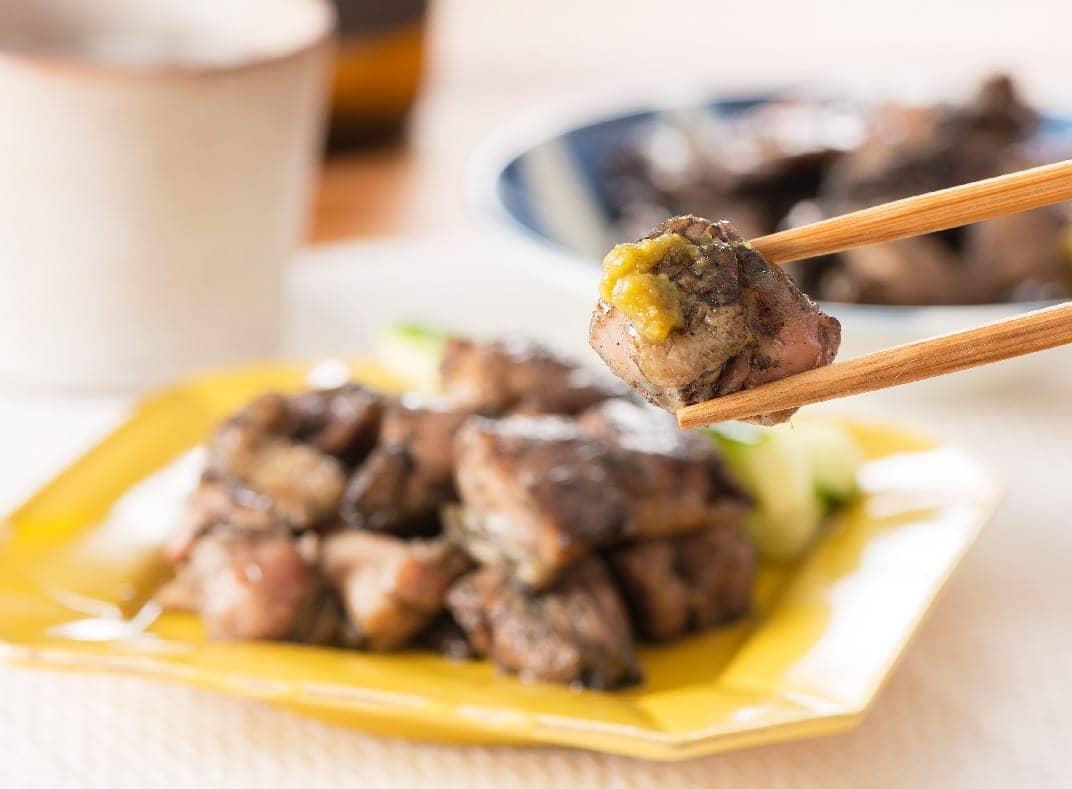 【ふるさと納税】合計8袋！注文後に料理人が焼く！宮崎鶏のもも身とせせりの炭火焼　人気の一品！が大人気返礼品になっている理由とは　ふるさと納税　人気　返礼品　ランキング