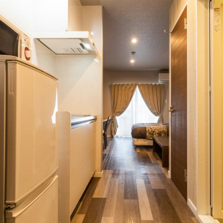 沖縄県糸満市の【ふるさと納税】HOTEL Mr.KINJO 糸満市エリア ダブルルーム 宿泊券 3泊分 (1室2名様) コンドミニアムホテル コンドミニアム ホテル ビジネスホテル 沖縄 宿泊 予約 キッチン付き 未就学児 2名 無料 アパートスタイルホテル マンション ホテル宿泊券 利用券 沖縄県 糸満市｜アングル3