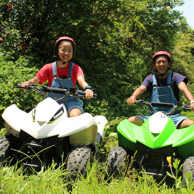 【ふるさと納税】沖縄の空の下気分爽快! 糸満 ジャングル バギー 体験ツアー ( 中人 1名様 ) バギー 体験 アクティビティ 乗車体験 11〜15歳 体験チケット アクティビティ予約 自然体験 バギー体験 四輪バギー 沖縄 沖縄旅行 アウトドア 観光 沖縄県 糸満市 3