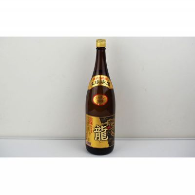 【ふるさと納税】琉球泡盛「龍」ゴールド＆30度1800ml2本セット計3600ml 水割り ロック お湯割り 焼酎 飲料 定番 初心者 飲みやすい 地酒 お酒 贈り物 沖縄 辰 ドラゴン 湧水 ギフト お土産 人気 古酒 マイルド