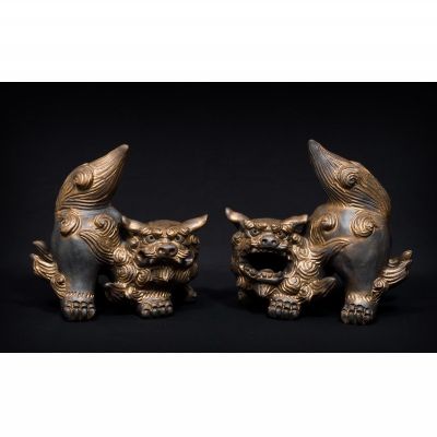 【ふるさと納税】やちむん【沖縄南の島陶芸工房】金シーサー置物(威嚇)中サイズペア
