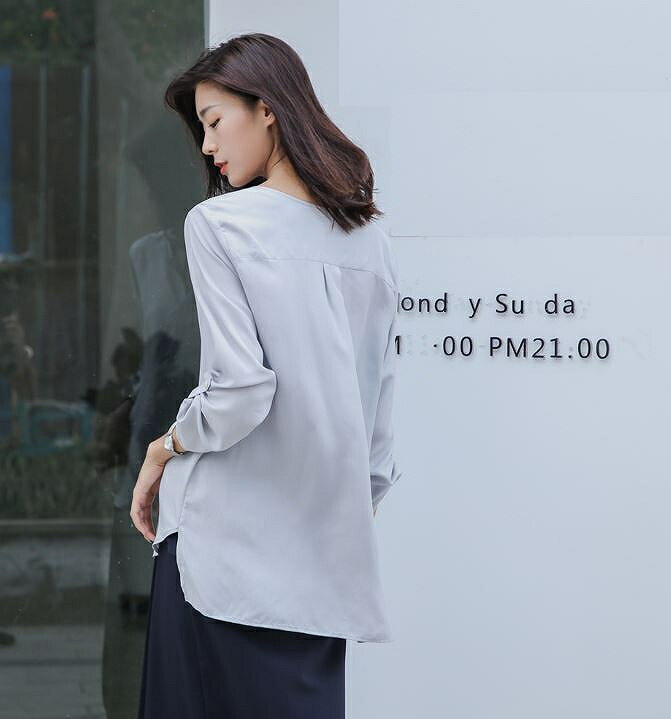 シルク100％スキッパーブラウス　FASHFREN　トップス　ブラウス　シャツ　スキッパー　袖ストラップ　シンプル　体型カバー　ゆったり　上質　綺麗目　細みえ　お買い得　高級　上質　百貨店品質　代官山