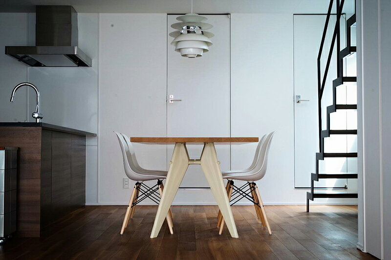 Vitra(ヴィトラ)EM Table( EMテーブル)幅200cmJean Prouve(ジャン・プルーヴェ)デザイン [2]