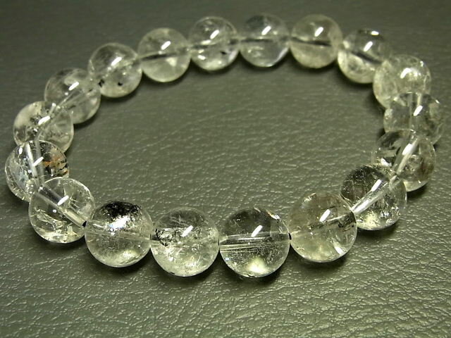 天然石名称 ヒマラヤエレスチャル水晶 意味・効果 ヒマラヤエレスチャル水晶はヒマラヤ山脈に産出され、通常の水晶よりも長い時間かけて、幾層にも結晶が重なって生成し、その間に空気、水及び様々の鉱物等を閉じ込められ、非常に強力な浄化作用と高い霊性...