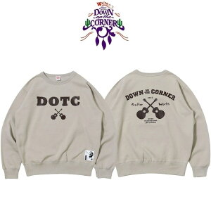 【送料無料】【MEN'S】DOWN ON THE CORNER ダウンザコーナー CREW SWEAT SHIRT "DOTC" 12.4ozのしっかりとした厚手の裏起毛スウェットに当時の裏原宿ヘッズは知っている名グラフィックが遂に復刻されプリントギターワークスも定番の物と思いきや実は22年度版にアップデート