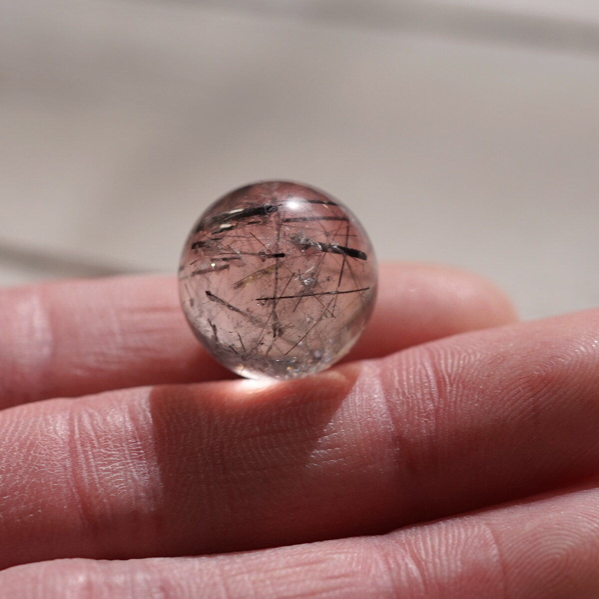 ブラックルチル （トルマリン）丸玉・スフィア　（台座付き） 18.5mm玉 No.5 [ 画像現物・一点物 ] パワーストーン 天然石 FORESTBLUE フォレストブルー【7329】