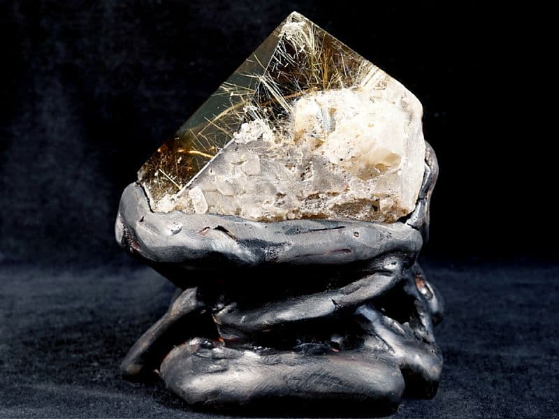 タイチンルチル 原石置物　木製台座付き No.34 [ 画像現物・一点物 ] パワーストーン 天然石 FORESTBLUE フォレストブルー【3345】