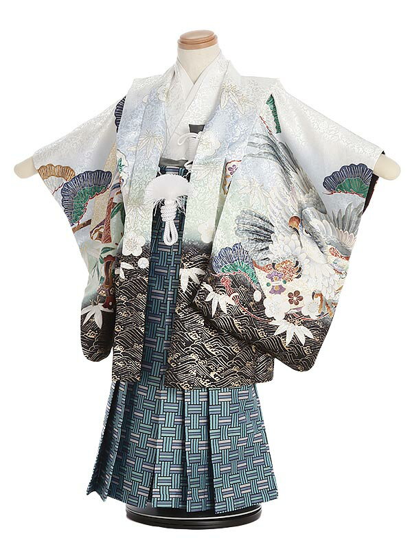 お買い物前にお読みください。 当商品はレンタル商品です。 レンタル期間は3泊4日となります。 ご利用日の2日前までにお手元に届くようヤマト宅急便またはゆうパックにて発送。ご返却はご利用日の翌日までに、お届けした着払い伝票にてご発送ください。 レンタル状況によりレンタル不可となる場合がございます。ご注文が成立されても、時間差でご注文が重複する場合がございますので、当店よりの「ご注文商品確保」のメールが届くまでは正式にレンタル確定とはなりませんので、ご注意ください。 PC版でのみレンタル状況、ご利用規約がご確認いただけます。 詳しくは「ご利用ガイド」にてご確認ください。 七五三着物レンタル 「男の子羽織袴フルセット」 [子供着物][羽織][袴][男児][七五三][90cm/95cm/100cm][結婚式][卒園式][レンタル着物][753][3才]七五三 レンタル・3歳男児　フルセット【往復送料無料】 商品画像のお色は、お使いのモニターによって多少異なって見える場合がございます。ご了承くださいませ。 商品仕様 【七五三 レンタル】3歳男児セット ■素材:合成繊維 ■サイズ 【羽織】身丈：58cm/肩裄：39cm/袖丈：48cm 【袴】袴丈：48cm(おへそからくるぶしまでの長さです。) ■対応身長：90cm-100cm ■レンタル期間は3泊4日です。基本的にご利用日の2日前にお届けします。 【セット内容】 羽織り・着物・袖なし襦袢・袴（角帯付き）・羽織紐またはチェーン・扇子・懐剣・お守り・草履・足袋・サスペンダー レンタル衣装ご予約状況カレンダー ○・・・レンタル可能&nbsp;&nbsp;&nbsp;&nbsp;&nbsp;&nbsp; ×・・・レンタル不可 【ご予約状況は下記のご希望サイズをクリックしてご確認ください。】 3歳男児【0AOB337】 ※当店のレンタル商品は、年間を通しレンタル対応していることから、「レンタル不可」の場合でもご注文できるシステムとなっております。当店からの「商品確保」のメールが届くまでは正式にレンタル確約ではございませんので、ご注意ください。 こちらの商品は「北陸配送センター」より発送いたします