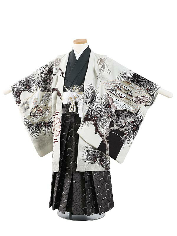 お買い物前にお読みください。 当商品はレンタル商品です。 レンタル期間は3泊4日となります。 ご利用日の2日前までにお手元に届くようヤマト宅急便またはゆうパックにて発送。ご返却はご利用日の翌日までに、お届けした着払い伝票にてご発送ください。 レンタル状況によりレンタル不可となる場合がございます。ご注文が成立されても、時間差でご注文が重複する場合がございますので、当店よりの「ご注文商品確保」のメールが届くまでは正式にレンタル確定とはなりませんので、ご注意ください。 PC版でのみレンタル状況、ご利用規約がご確認いただけます。 詳しくは「ご利用ガイド」にてご確認ください。 七五三着物レンタル 「5歳男の子羽織袴フルセット」 [子供着物][羽織][袴][男児][七五三][105cm/110cm/115cm][結婚式][卒園式][レンタル着物][753][5才]七五三 レンタル・5歳男児　フルセット【往復送料無料】 商品画像のお色は、お使いのモニターによって多少異なって見える場合がございます。ご了承くださいませ。 商品仕様 【七五三 レンタル】5歳男児セット ■素材:合成繊維 ■サイズ 【羽織】身丈：60cm/肩裄：48cm/袖丈：47cm 【袴】袴丈：57cm ■対応身長：105cm-115cm ■レンタル期間は3泊4日です。基本的にご利用日の2日前にお届けします。 【セット内容】 羽織り・着物・袖なし襦袢・袴（角帯付き）・羽織紐またはチェーン・扇子・懐剣・お守り・草履・足袋・サスペンダー レンタル衣装ご予約状況カレンダー ○・・・レンタル可能&nbsp;&nbsp;&nbsp;&nbsp;&nbsp;&nbsp; ×・・・レンタル不可 【ご予約状況は下記のご希望サイズをクリックしてご確認ください。】 5歳男児【0AON523】 ※当店のレンタル商品は、年間を通しレンタル対応していることから、「レンタル不可」の場合でもご注文できるシステムとなっております。当店からの「商品確保」のメールが届くまでは正式にレンタル確約ではございませんので、ご注意ください。 こちらの商品は「北陸配送センター」より発送いたします