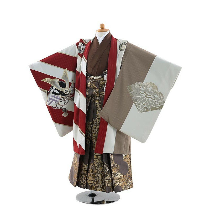 お買い物前にお読みください。 当商品はレンタル商品です。 レンタル期間は3泊4日となります。 ご利用日の2日前までにお手元に届くようヤマト宅急便またはゆうパックにて発送。ご返却はご利用日の翌日までに、お届けした着払い伝票にてご発送ください。 レンタル状況によりレンタル不可となる場合がございます。ご注文が成立されても、時間差でご注文が重複する場合がございますので、当店よりの「ご注文商品確保」のメールが届くまでは正式にレンタル確定とはなりませんので、ご注意ください。 PC版でのみレンタル状況、ご利用規約がご確認いただけます。 詳しくは「ご利用ガイド」にてご確認ください。 七五三着物レンタル 「5歳男の子羽織袴フルセット」 [子供着物][羽織][袴][男児][七五三][110cm/115cm/120cm][結婚式][卒園式][レンタル着物][753][5才]七五三 レンタル・5歳男児　フルセット【往復送料無料】 商品画像のお色は、お使いのモニターによって多少異なって見える場合がございます。ご了承くださいませ。 商品仕様 【七五三 レンタル】5歳男児セット ■素材:合成繊維 ■サイズ 【羽織】身丈：67cm/肩裄：48cm/袖丈：48cm 【袴】袴丈：57cm ■対応身長：105cm-115cm ■レンタル期間は3泊4日です。基本的にご利用日の2日前にお届けします。 【セット内容】 羽織り・着物・袖なし襦袢・袴（角帯付き）・羽織紐またはチェーン・扇子・懐剣・お守り・草履・足袋・サスペンダー レンタル衣装ご予約状況カレンダー ○・・・レンタル可能&nbsp;&nbsp;&nbsp;&nbsp;&nbsp;&nbsp; ×・・・レンタル不可 【ご予約状況は下記のご希望サイズをクリックしてご確認ください。】 5歳男児【0AON502】 ※当店のレンタル商品は、年間を通しレンタル対応していることから、「レンタル不可」の場合でもご注文できるシステムとなっております。当店からの「商品確保」のメールが届くまでは正式にレンタル確約ではございませんので、ご注意ください。 こちらの商品は「北陸配送センター」より発送いたします