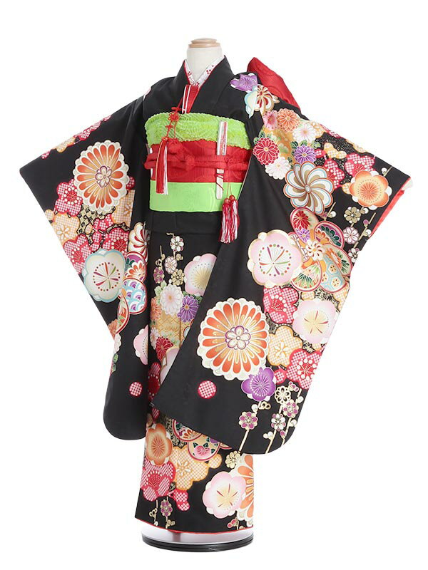 お買い物前にお読みください。 当商品はレンタル商品です。 レンタル期間は3泊4日となります。 ご利用日の2日前までにお手元に届くようヤマト宅急便またはゆうパックにて発送。ご返却はご利用日の翌日までに、お届けした着払い伝票にてご発送ください。 レンタル状況によりレンタル不可となる場合がございます。ご注文が成立されても、時間差でご注文が重複する場合がございますので、当店よりの「ご注文商品確保」のメールが届くまでは正式にレンタル確定とはなりませんので、ご注意ください。 PC版でのみレンタル状況、ご利用規約がご確認いただけます。 詳しくは「ご利用ガイド」にてご確認ください。 七五三着物レンタル 「7歳女の子七五三着物フルセット」 [子供着物][女児][七五三][120cm/135cm/130cm][結婚式][卒園式][レンタル着物][753][7才][7才][貸衣装 着物]七五三 レンタル・7歳女児　フルセット【往復送料無料】 商品画像のお色は、お使いのモニターによって多少異なって見える場合がございます。ご了承くださいませ。 商品仕様 【七五三 レンタル】7歳女児 ■素材：合成繊維 ■身丈：131cm 袖丈：76cm 裄：54cm ■対応身長：115cm-125cm ■レンタル期間は3泊4日です。基本的にご利用日の2日前にお届けします。 【セット内容】 着物・袖なし襦袢・結び帯・草履・バッグ・はこせこ・帯あげ・帯締め・しごき・扇子・髪飾り・伊達締め・足袋・腰ひも（2本）・和装ベルト ■帯・帯〆・帯揚・しごき・髪飾・箱迫セット等は着物に合わせてご用意させていただきます。 ■セット内容の写真は見本となります。 レンタル衣装ご予約状況カレンダー ○・・・レンタル可能&nbsp;&nbsp;&nbsp;&nbsp;&nbsp;&nbsp; ×・・・レンタル不可 【ご予約状況は下記のご希望サイズをクリックしてご確認ください。】 7歳女児【0APN720】 ※当店のレンタル商品は、年間を通しレンタル対応していることから、「レンタル不可」の場合でもご注文できるシステムとなっております。当店からの「商品確保」のメールが届くまでは正式にレンタル確約ではございませんので、ご注意ください。 こちらの商品は「北陸配送センター」より発送いたします